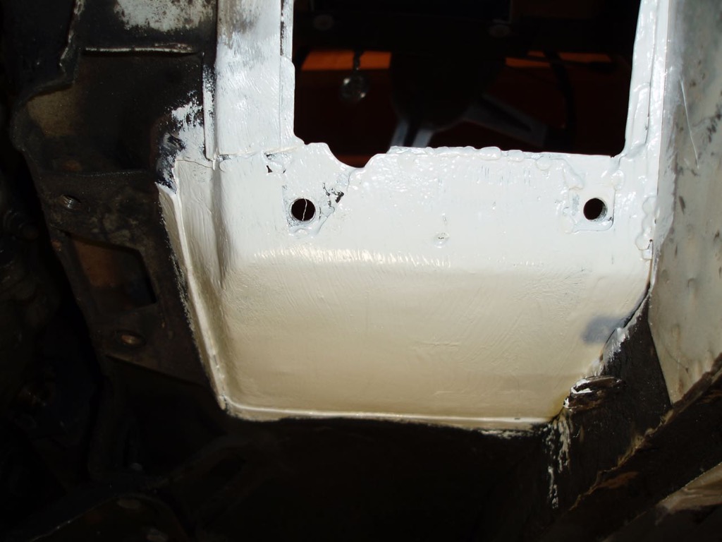 Driver's side front right underneath.jpg