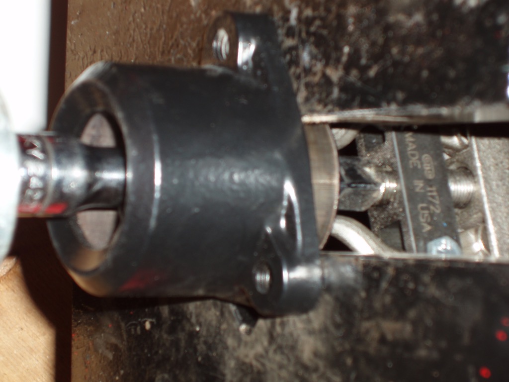 Trunion Bushing extracting.JPG